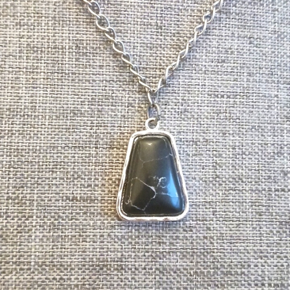 Unknown Black Stone Pendant on Silvertone Chain - Pre-loved (up to 18")